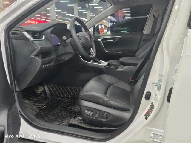 Toyota Wildlander — Фото автомобиля 7