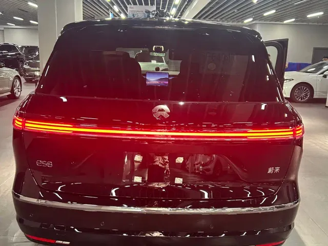 Nio ES8 — Фото автомобиля 5