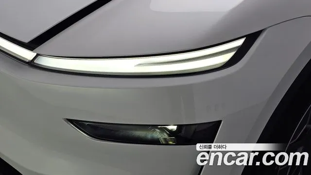 Tesla Model Y — Фото автомобиля 21