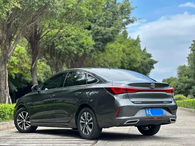 Changan Eado — Фото автомобиля 4