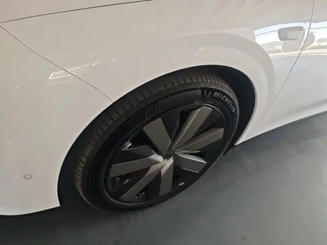 Li Auto i6 — Фото автомобиля 22