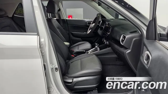 Hyundai Venue — Фото автомобиля 17