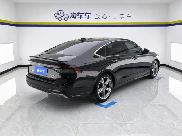 Honda Accord — Фото автомобиля 3