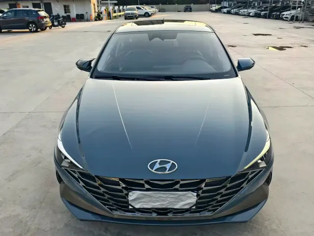 Hyundai Elantra 2022 1.5L CVT LUX Premium Edition — Фото автомобиля 2