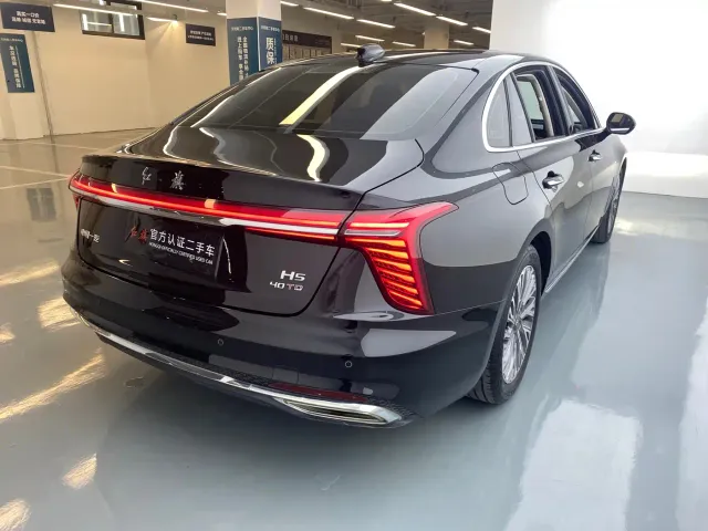 Hongqi H5 — Фото автомобиля 17