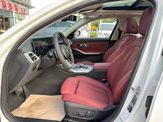 BMW 3 Series — Фото автомобиля 13