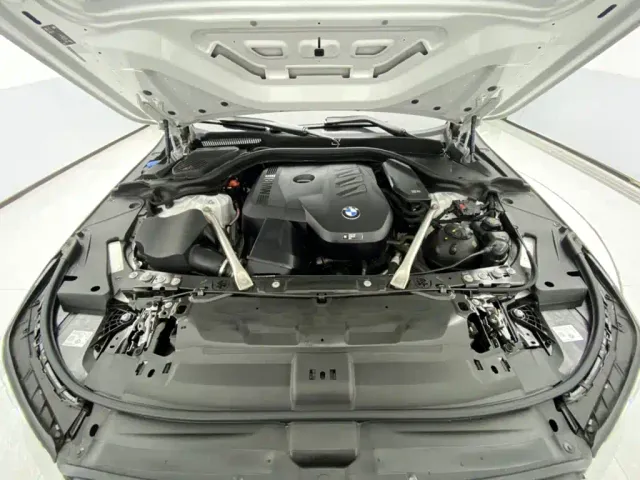 BMW 5 Series — Фото автомобиля 12