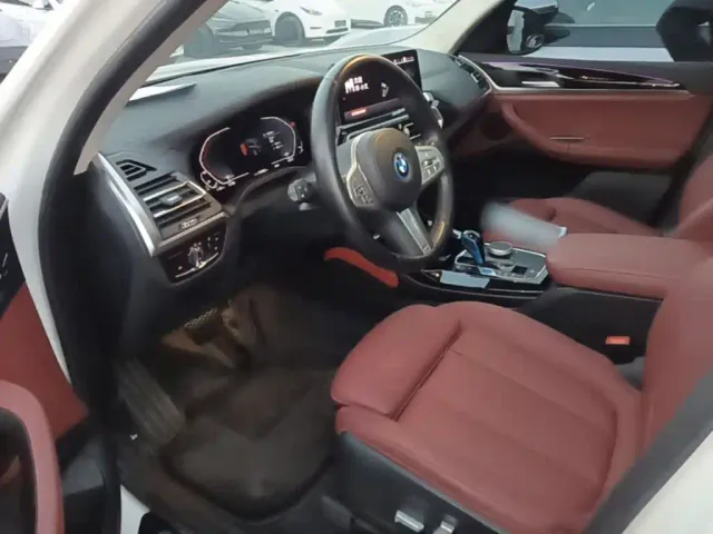 BMW iX3 — Фото автомобиля 15