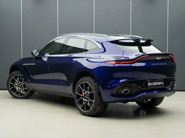 Aston Martin DBX — Фото автомобиля 4