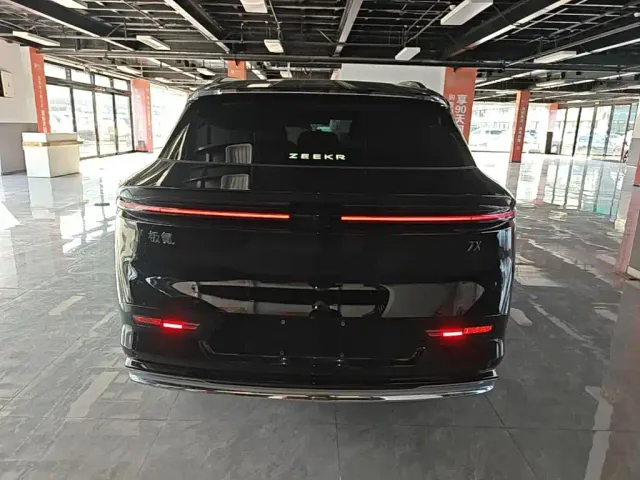 Zeekr 007 GT — Фото автомобиля 5