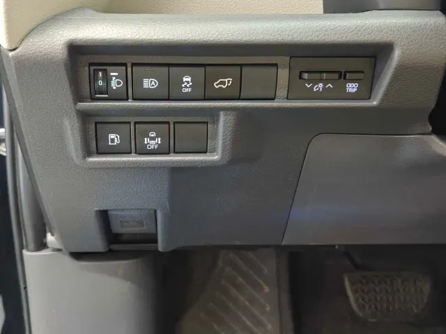 Toyota Sienna — Фото автомобиля 9