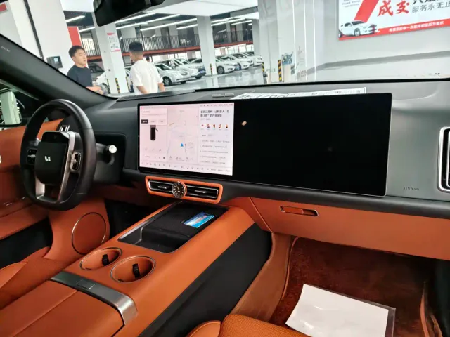 Li Auto L7 — Фото автомобиля 13