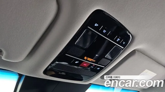 Hyundai Grandeur Grandeur (GN7) 2.5 Бензин 2WD — Фото автомобиля 18