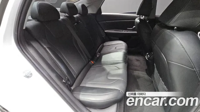Hyundai Avante CN7 — Фото автомобиля 18