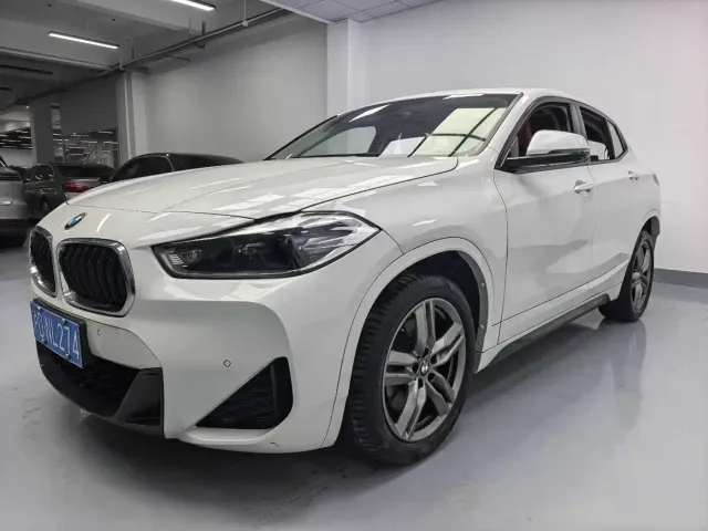 Фотография автомобиля — BMW X2