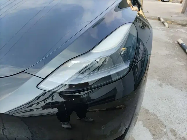 Tesla Model Y — Фото автомобиля 23