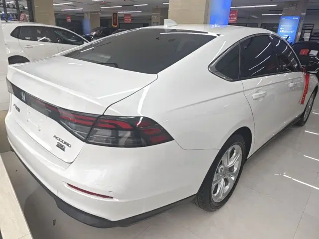 Honda Accord — Фото автомобиля 6