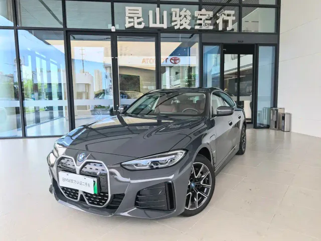 Фотография автомобиля — BMW i4