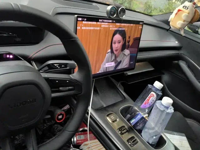 Xiaomi SU7 — Фото автомобиля 12