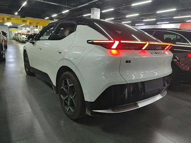 Lynk & Co Z20 — Фото автомобиля 4