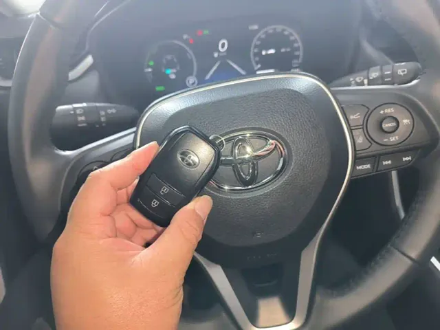 Toyota RAV4 — Фото автомобиля 8