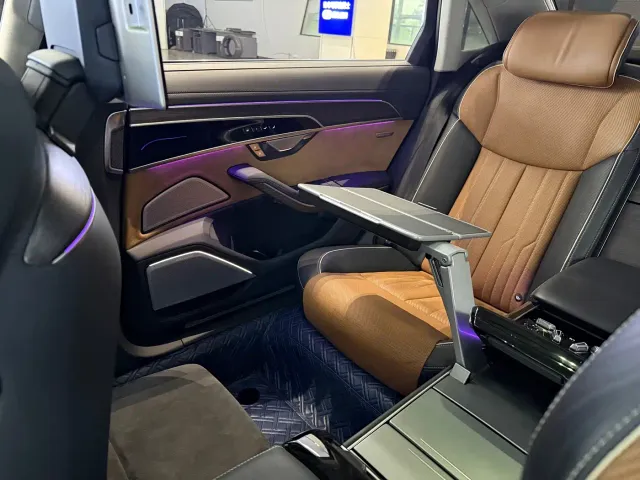 Audi A8 — Фото автомобиля 11