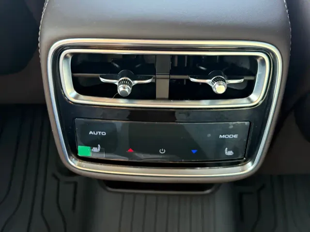 Geely Xingyue L — Фото автомобиля 12