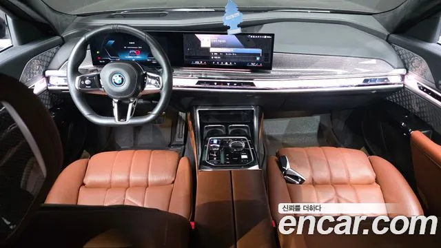 BMW i7 G70 — Фото автомобиля 10