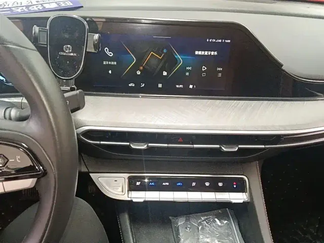 Changan Eado — Фото автомобиля 12