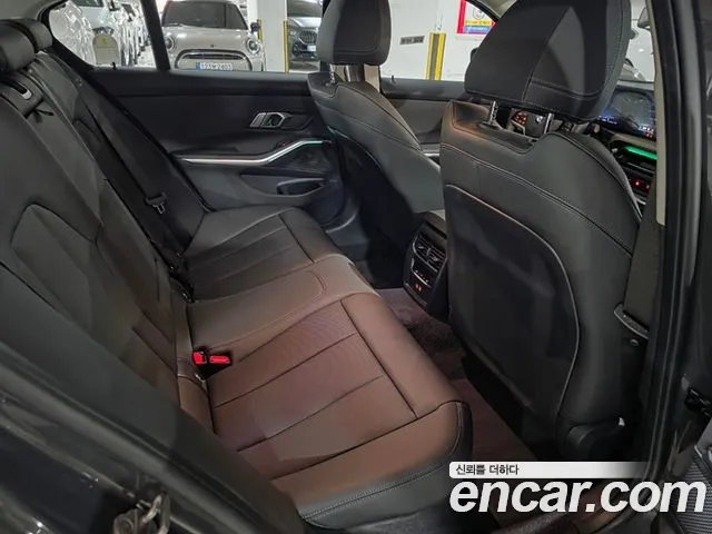BMW 3 Series — Фото автомобиля 13