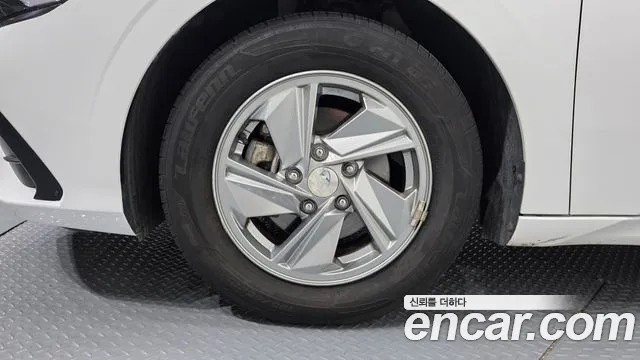 Hyundai Avante — Фото автомобиля 5