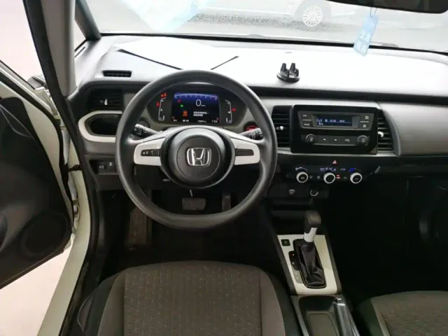 Honda Fit — Фото автомобиля 10
