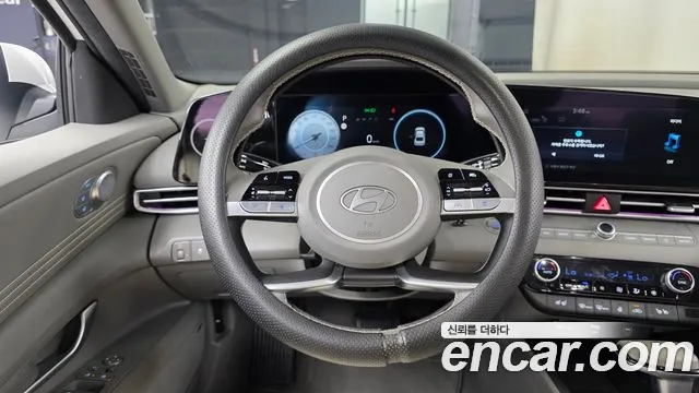 Hyundai AVANTE Новый Avante (CN7) — Фото автомобиля 10