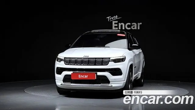 Jeep Compass Compass 2 поколение — Фото автомобиля 3