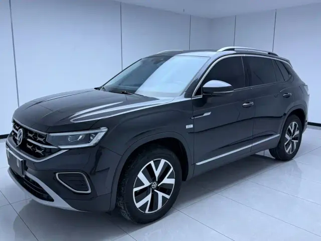 Фотография автомобиля — Volkswagen Tayron
