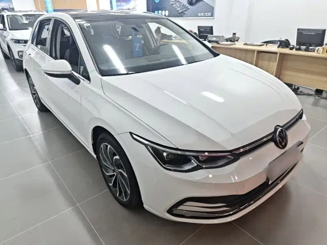 Volkswagen Golf — Фото автомобиля 3