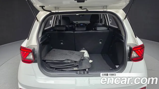 Hyundai Venue — Фото автомобиля 20