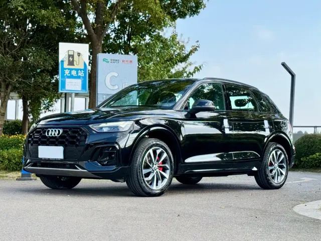 Фотография автомобиля — Audi Q5L