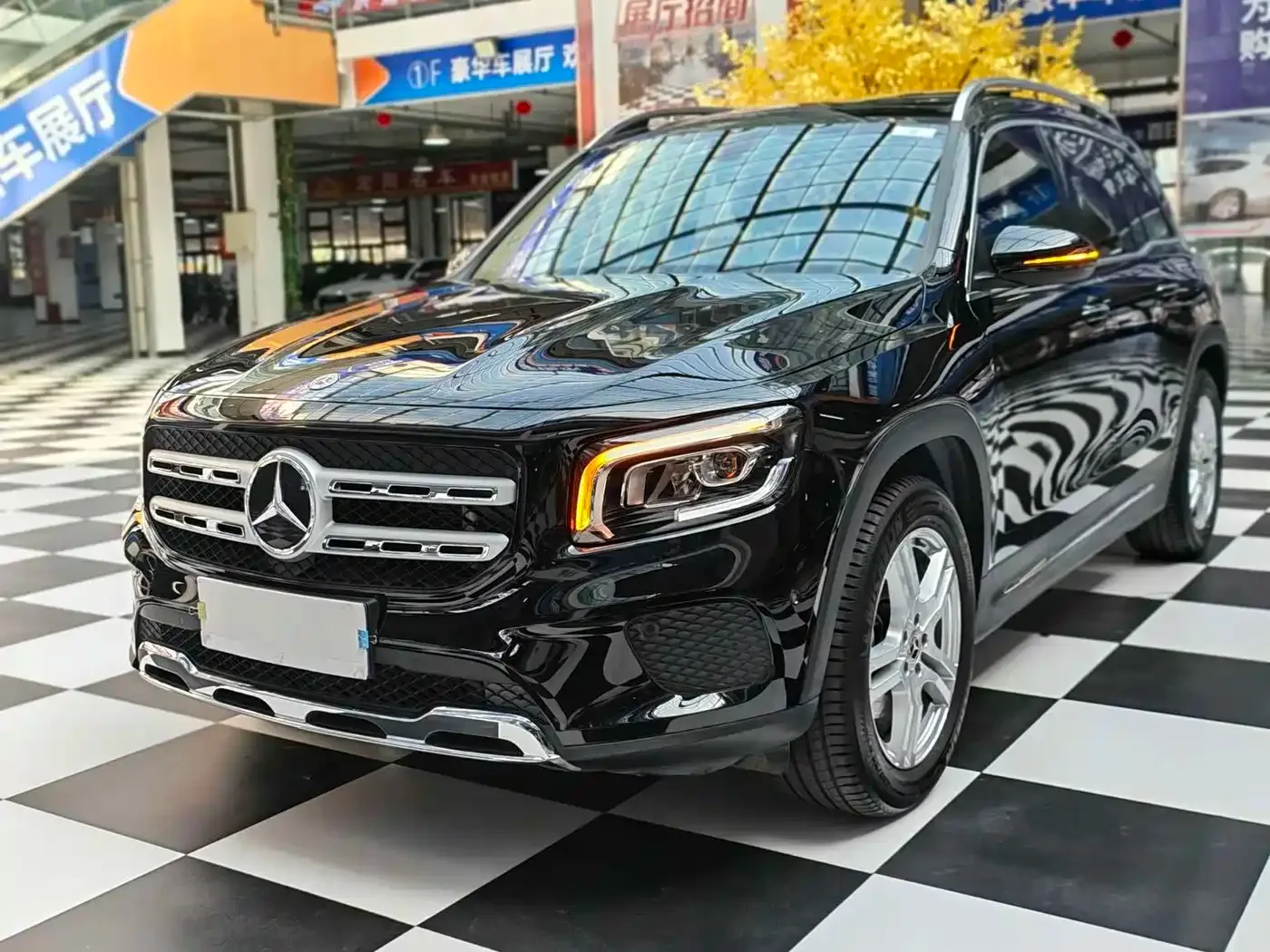 Фотография автомобиля — Mercedes-Benz Mercedes-Benz GLB