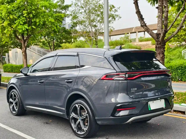 BYD Tang — Фото автомобиля 20