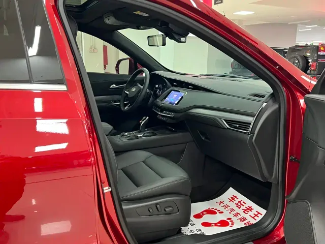 Cadillac XT4 — Фото автомобиля 11