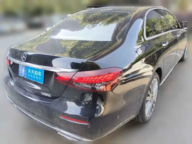 Mercedes-Benz E-Class — Фото автомобиля 2