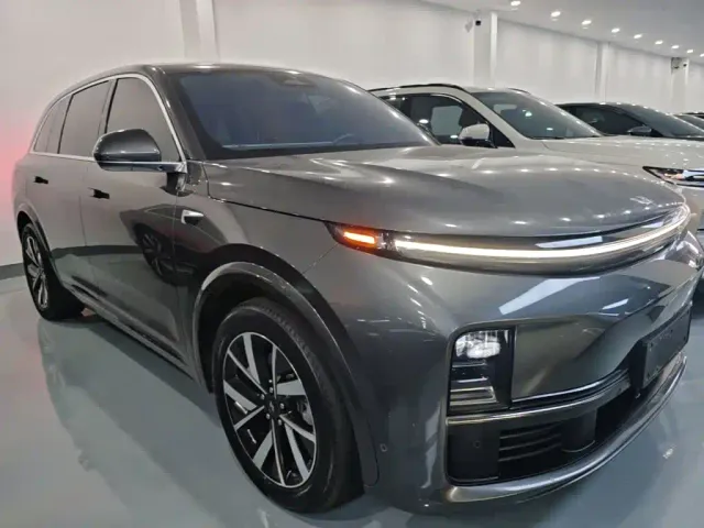 Li Auto L7 — Фото автомобиля 3