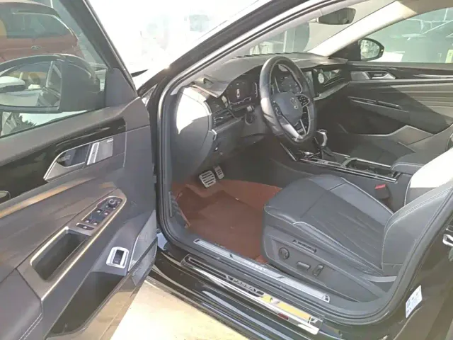 Volkswagen Passat — Фото автомобиля 15