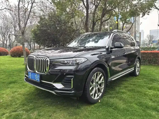 Фотография автомобиля — BMW X7