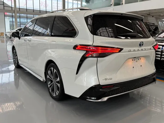 Toyota Granvia — Фото автомобиля 5
