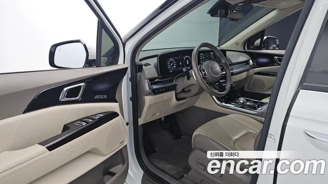 Kia Carnival Generation 4 — Фото автомобиля 15