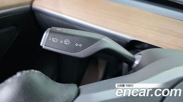 Tesla Model Y — Фото автомобиля 28