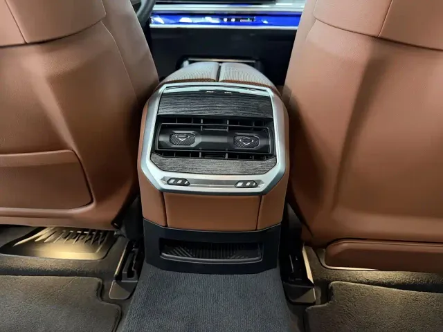 BMW 7 Series — Фото автомобиля 18