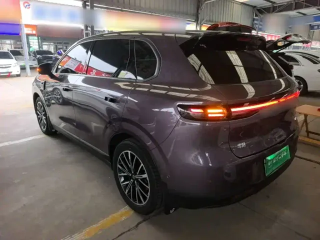 Leapmotor B10 — Фото автомобиля 4